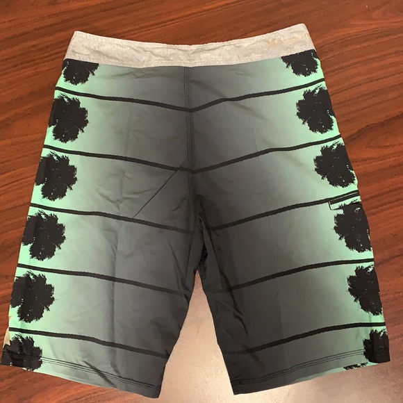 Hurley Men’s Stecyk Phantom Boardshorts - Picture 2 of 2